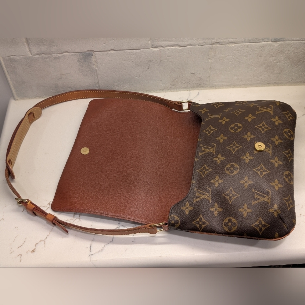 Louis Vuitton Musette Tango Shoulder Bag - EUC - Monogram w/COA - Picture 11 of 15
